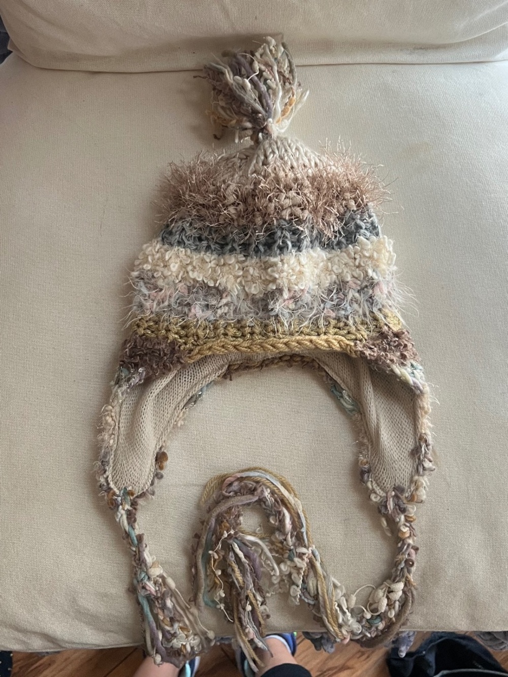 🪞 New Steve madden Multi-colored knit hat with ear flaps and pom pom